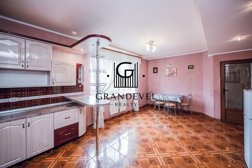 Будинок Ходосівка 185 м², 12 км Київ, сауна, баня, цоколь