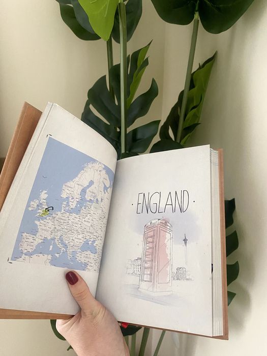 Livro ilustrado "Hidden Treasures od Europe" - novo