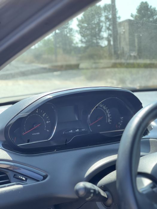 Peugeot 208 1.4 2012