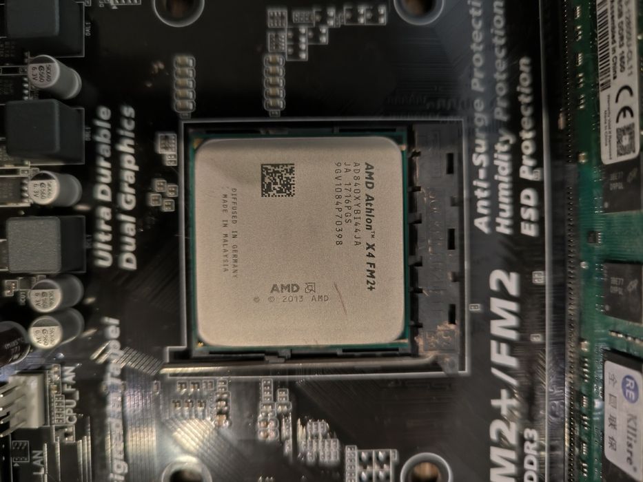 Комплект Материнская плата 
F2A68HM-S1