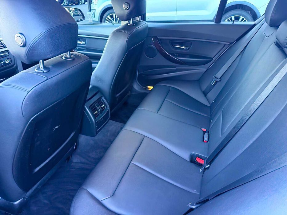 BMW 320i      2015