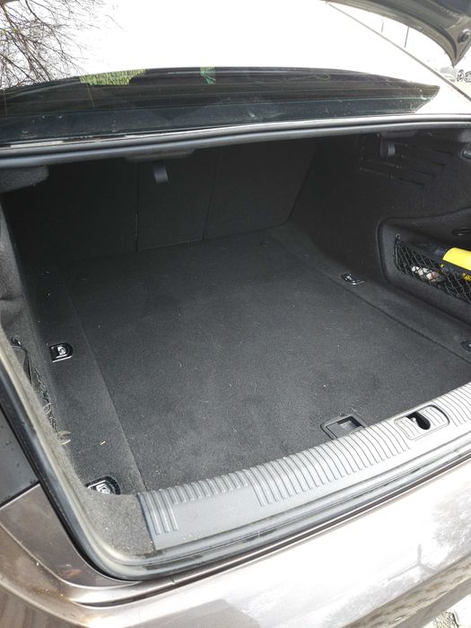 Продаю Audi A4 2016