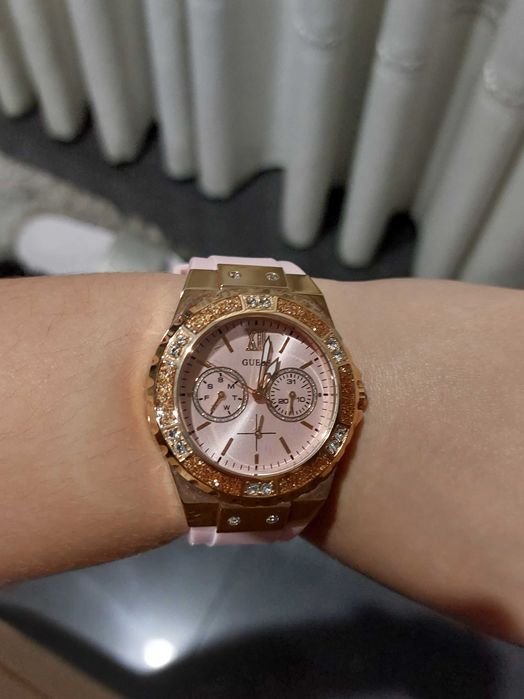 Relógio feminino GUESS nunca usado