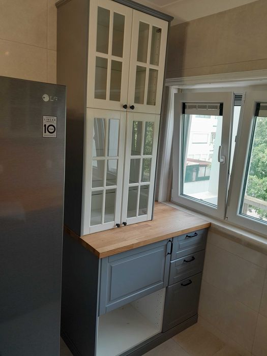 Cozinhas, roupeiros e portas de interiores