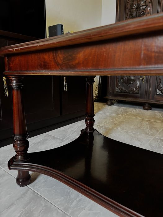 Mesa de Centro de Madeira