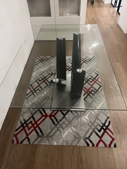 Mesa de vridro muito boa