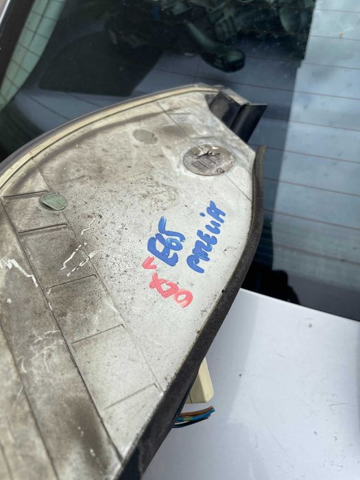 Bmw 7 e65 przed LIFT lampa lewy prawy tył w błotnik biały kierunek