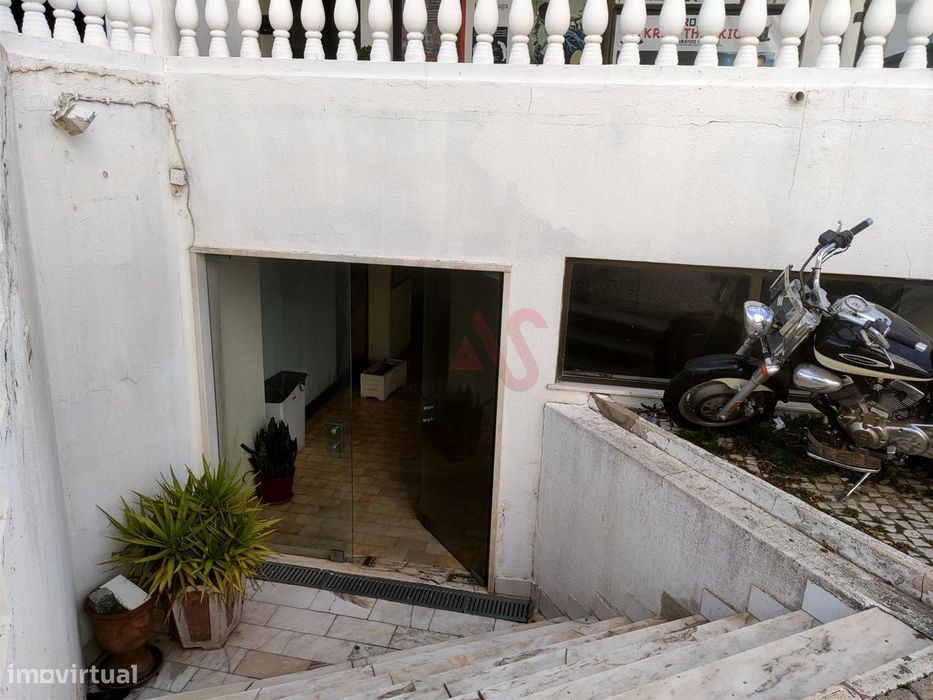 Loja de 35 m² no Edifício Varandas do Mar em Albufeira