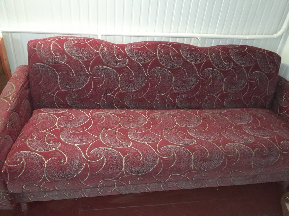 Продам  диван  -книжка  хорошого стану недорого