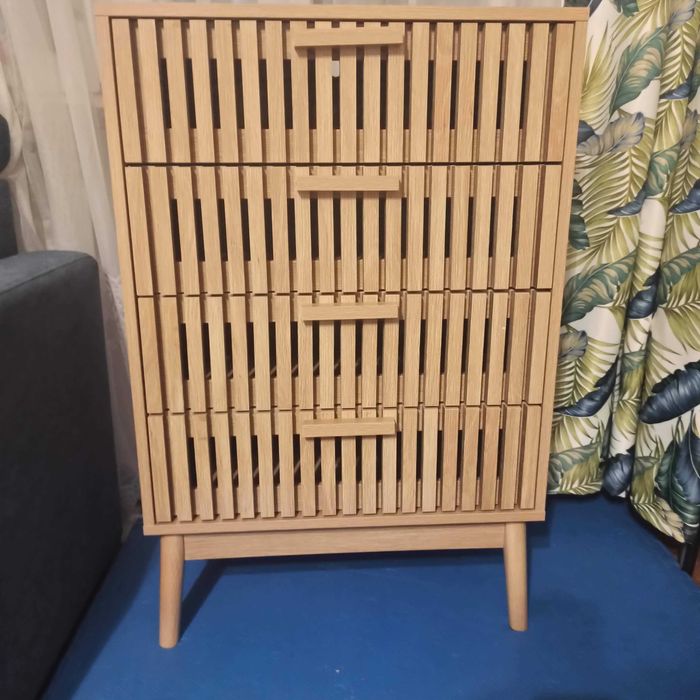 Komoda nowa z niewielkimi zadrapaniami