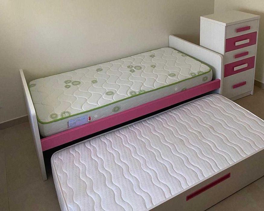 Redução de preço! Quarto de menina em excelente estado