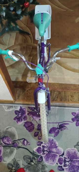 Дитячий велосипед. Дитячий столик. Мольберт.