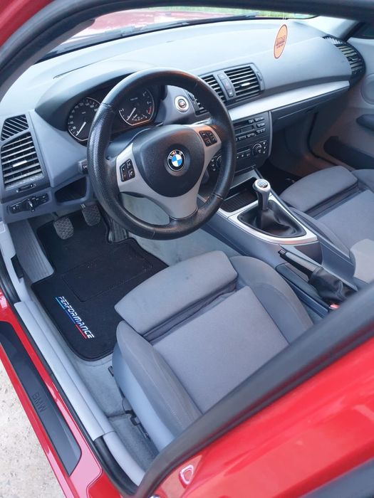 Piękna BMW E87 118i silnik 2.0 KARMESINROT el.fotele tylko 140000km !