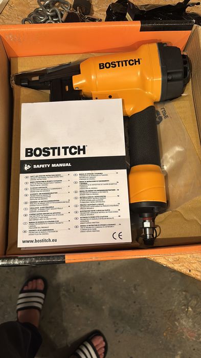 Taker zszywacz pneumatyczny Bostitch SB156SL-1-E