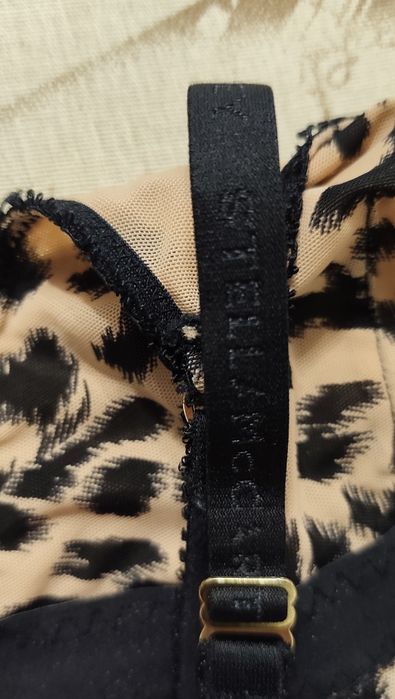Нове оригінальне боді з леопардовим принтом від Stella McCartney