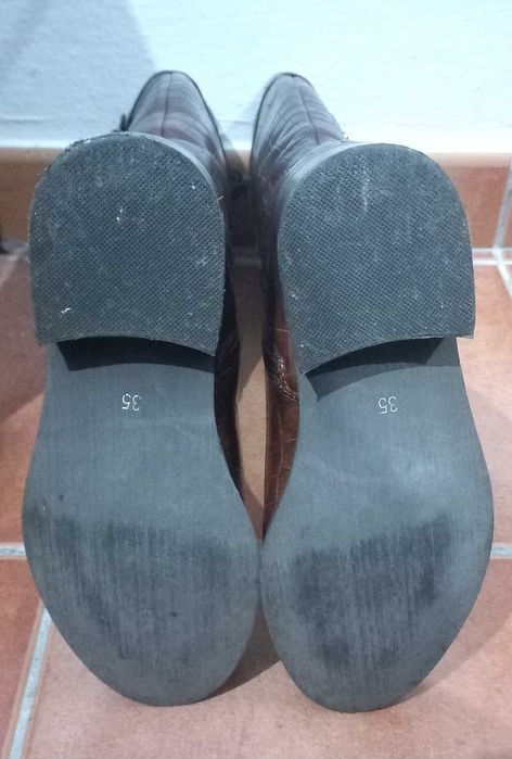 Botas castanhas rasas