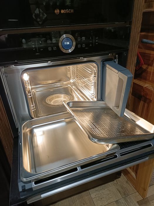 Parowar Bosch CDG634B.1