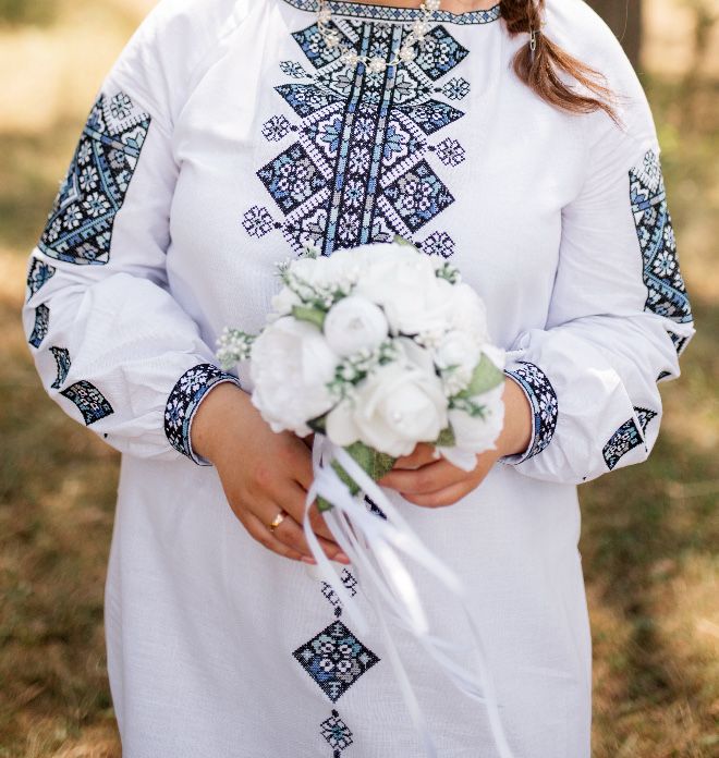 Вишита сукня біла