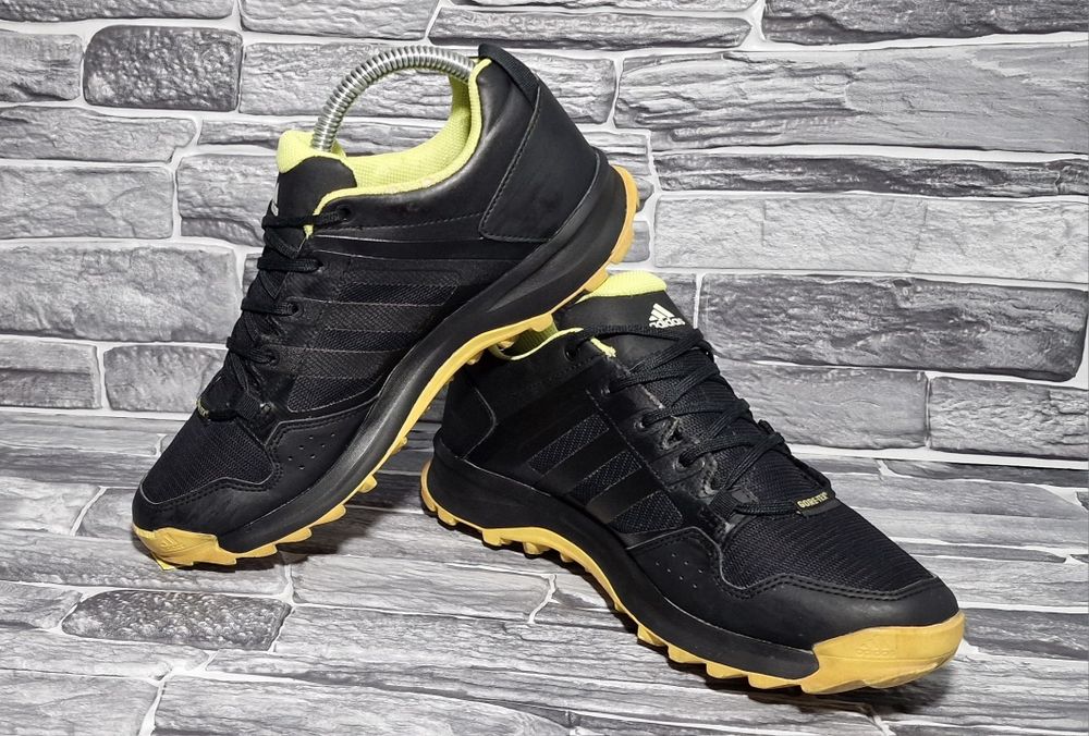 Кроссовки Adidas Gore-Tex (39.5 размер)