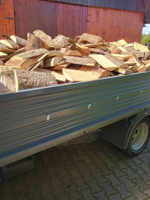 Drewno opałowe paczki lub cięte