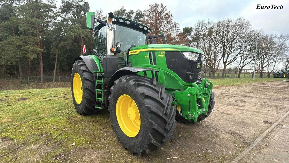 John Deere 6R250 WOM GPS CommandPRO Led z DE 50km/h 2025