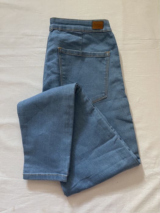 Джинси скини Bershka