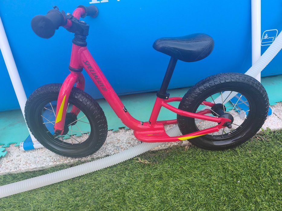 Bicicleta de equilíbrio Specialized Hotwalk