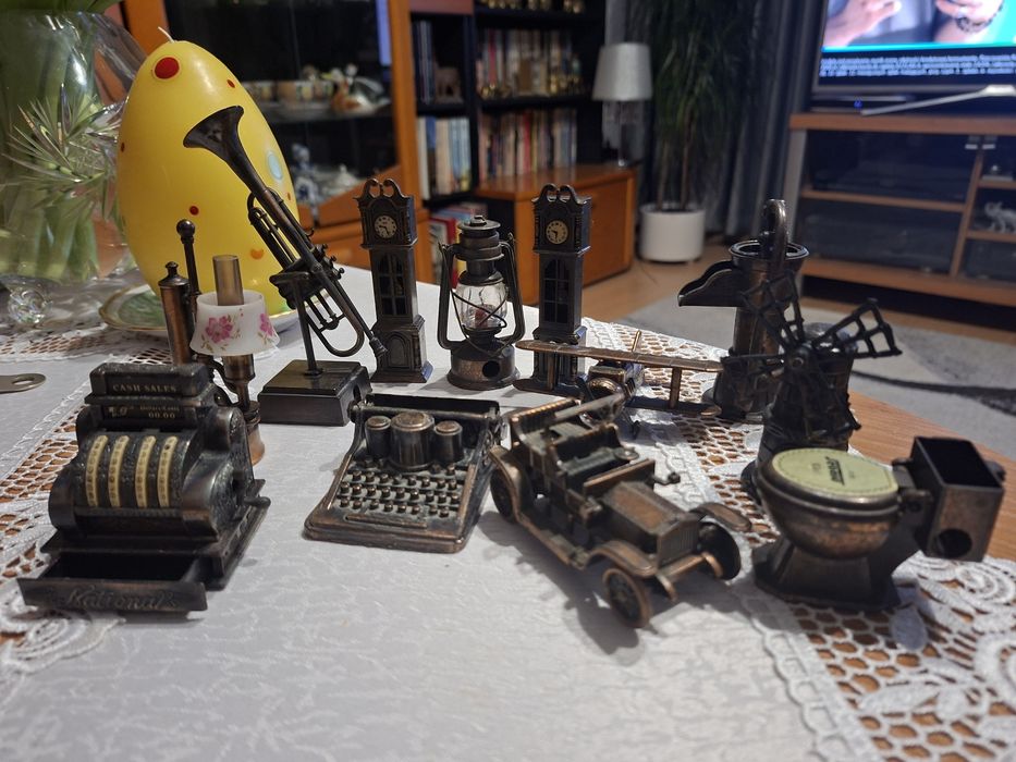 Kolekcja 12 sztuk metalowych strugaczek