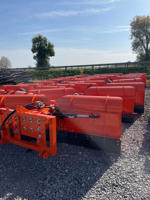 Duży mocny pług do śniegu do tura tuza skladany Metal Technik Dostawa