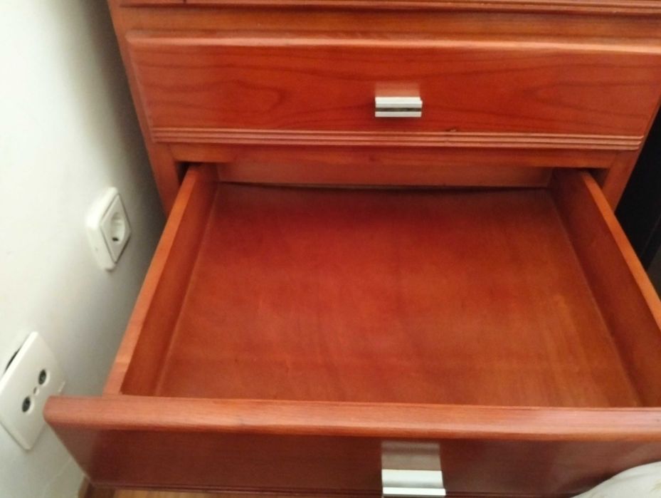 Móvel madeira com 6 gavetas