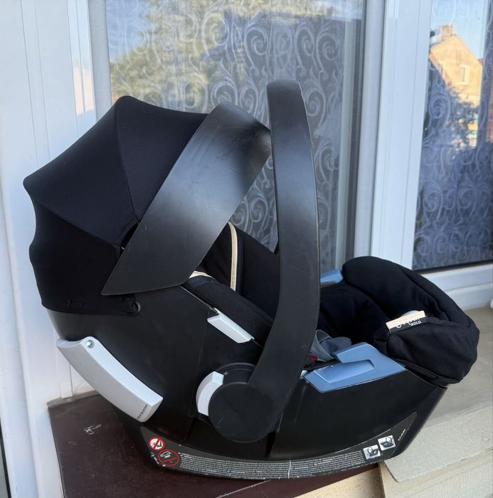 Дитяче автокрісло Cybex Gold (група 0+, від народження до 13 кг).