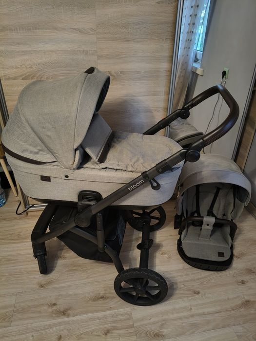Wózek Roan Bloom 2 w 1 gondola + spacerówka