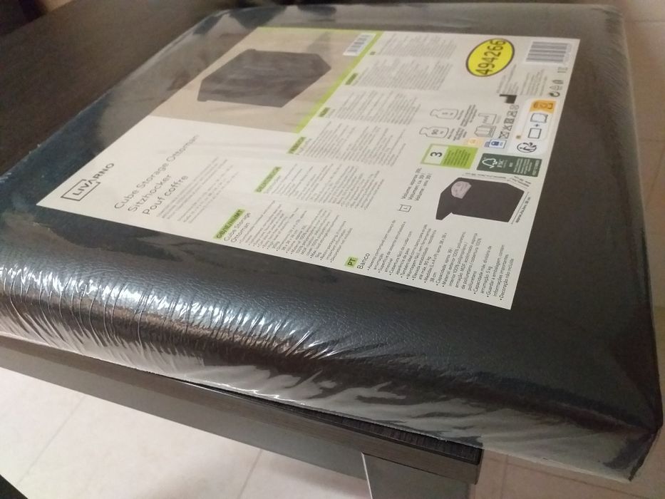 NOVO Banco com.arrumação,repousa pés,baú 38x38x38,efeito pele,em mão