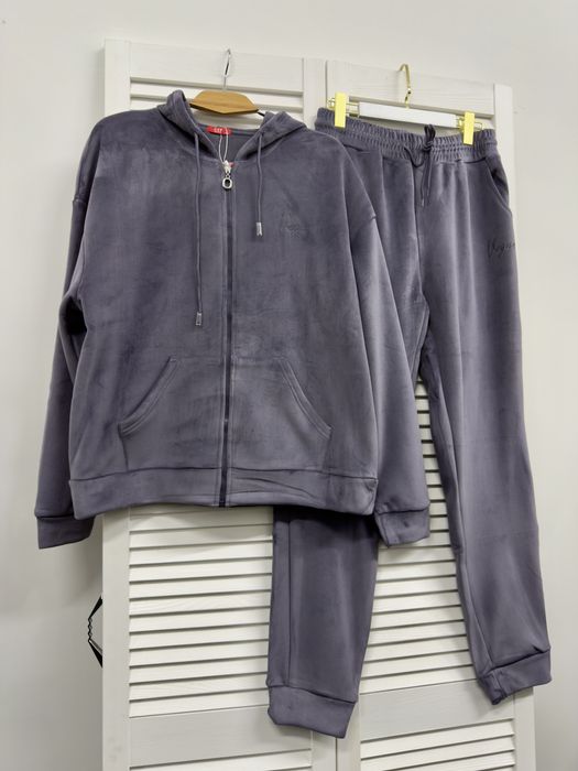 Теплий костюм з мікровельвету