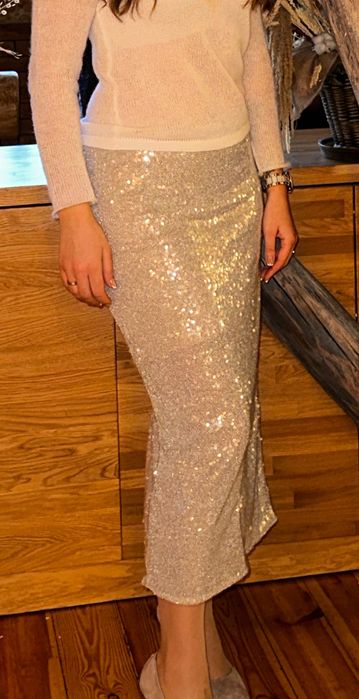 Спідниця з паєтками