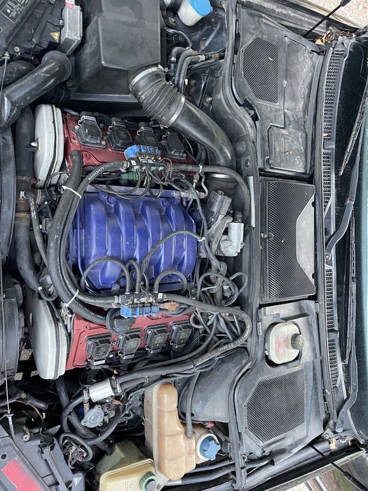 Audi A8 3.7 газ/бенз автомат