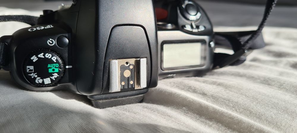 Câmara Canon F60 Retro