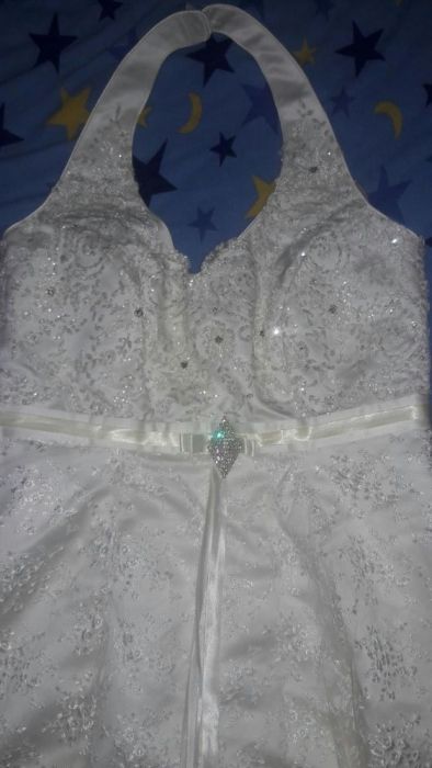 продам шикарне весільне випускне плаття 46-52