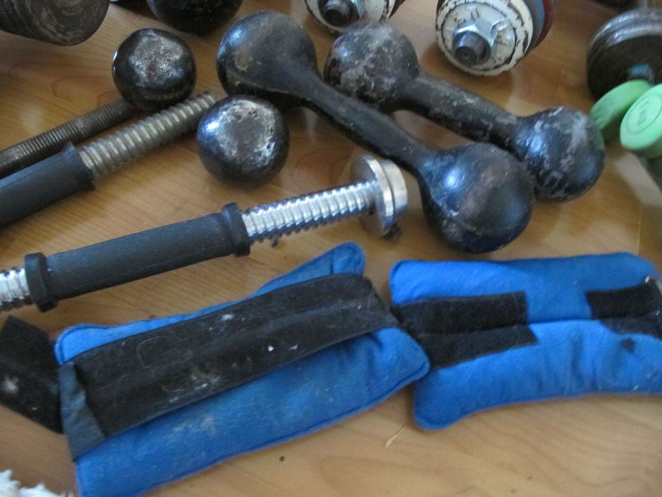 Гантелі,  Бліни, Штанга, вібромассажер