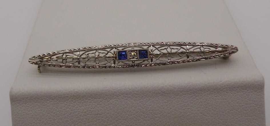 Art deco ażurowa broszka naturalne szafiry i diament białe złoto.