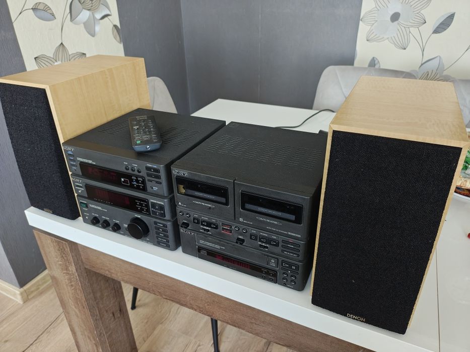 Miniwieża Sony plus kolumny Denon plus pilot.Made in Japan lata 90te gra super