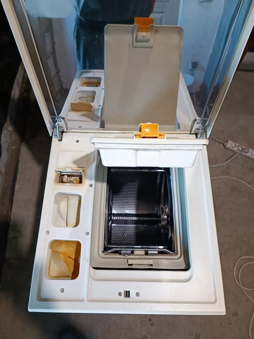 Пральна машина Miele W110