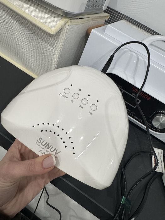 Лампа для манікюра SUNUV нова