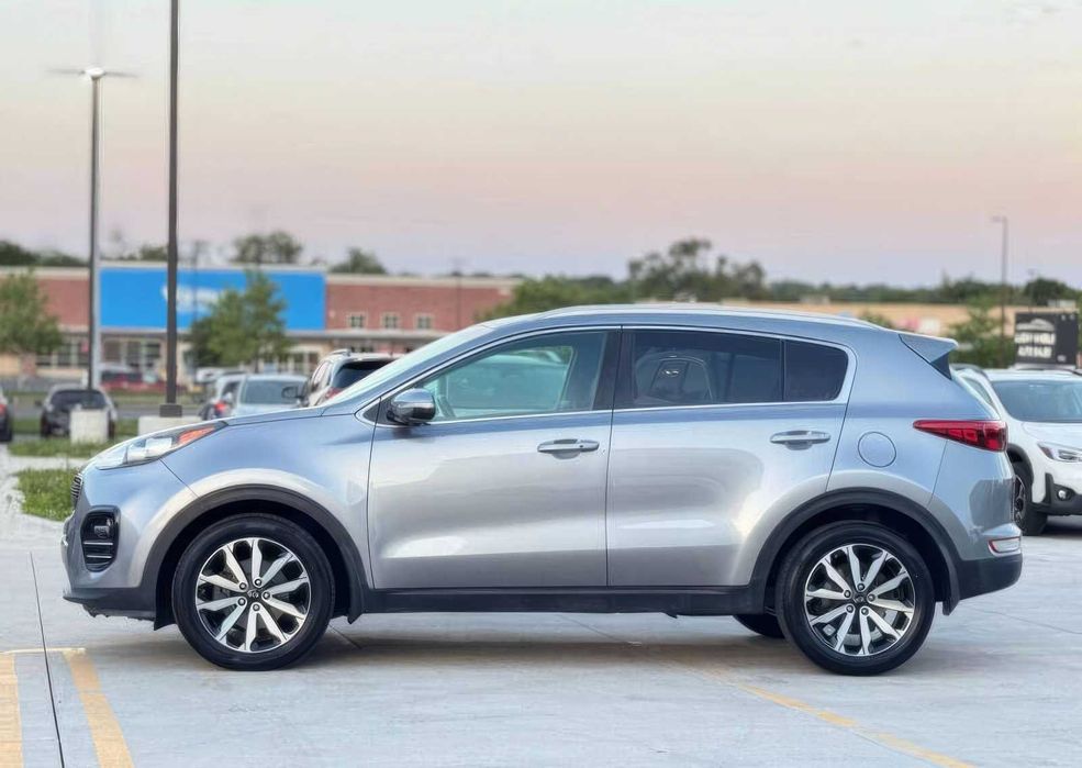 Kia Sportage EX      2019