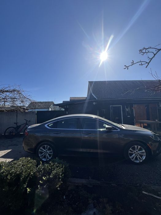 Крайслер 200 2015 року Chrysler 200