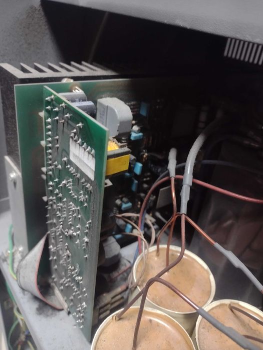 Używane UPS 3000VA 2szt DUŻE 18x 12V7AH - bez aku