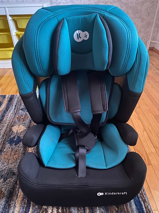 Fotelik bez isofix Kinder Kraft dla dziecka 15 miesięcy 12 lat