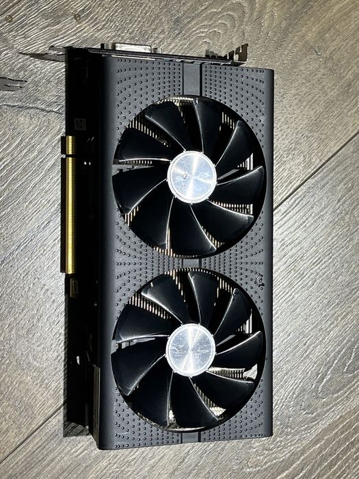 Sapphire Pulse Radeon RX 570 8G GDDR5 , Asus GeForce GTX 1070