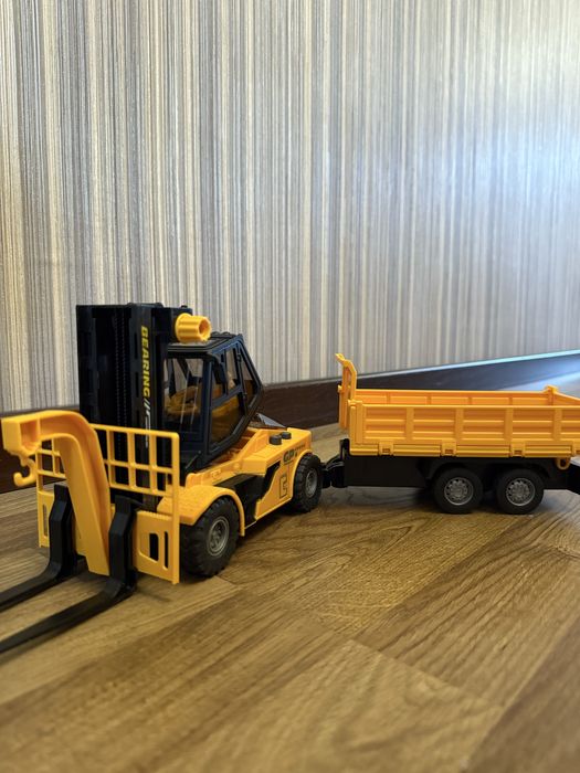 Навантажувач з причепом