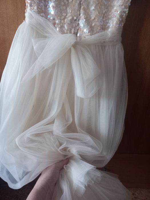 Святкове плаття для дівчинки